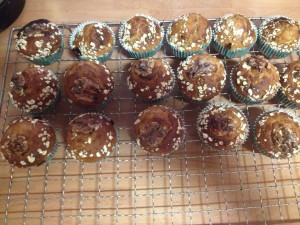 Litt godt stekte banan- og pekan muffins